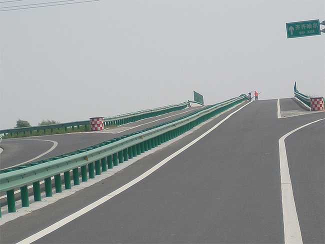 庆阳高速公路护栏的材质与规格