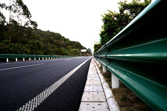 庆阳高速公路护栏的常用类型