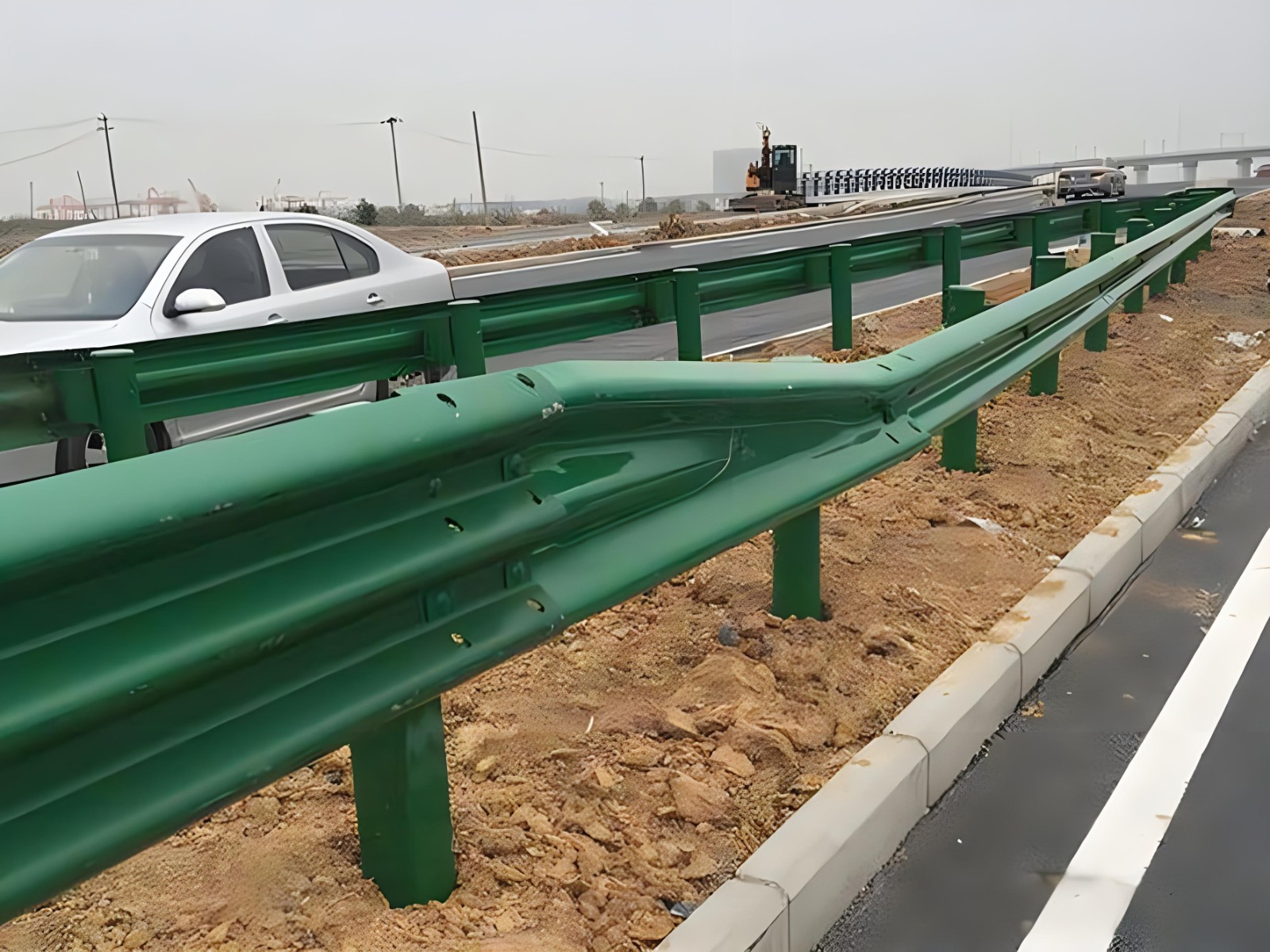 庆阳高速波形护栏板日常维护方案确保道路安全新举措